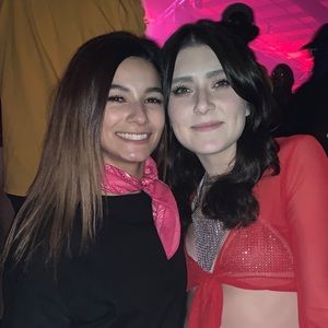 Meet your Posher, Chloe